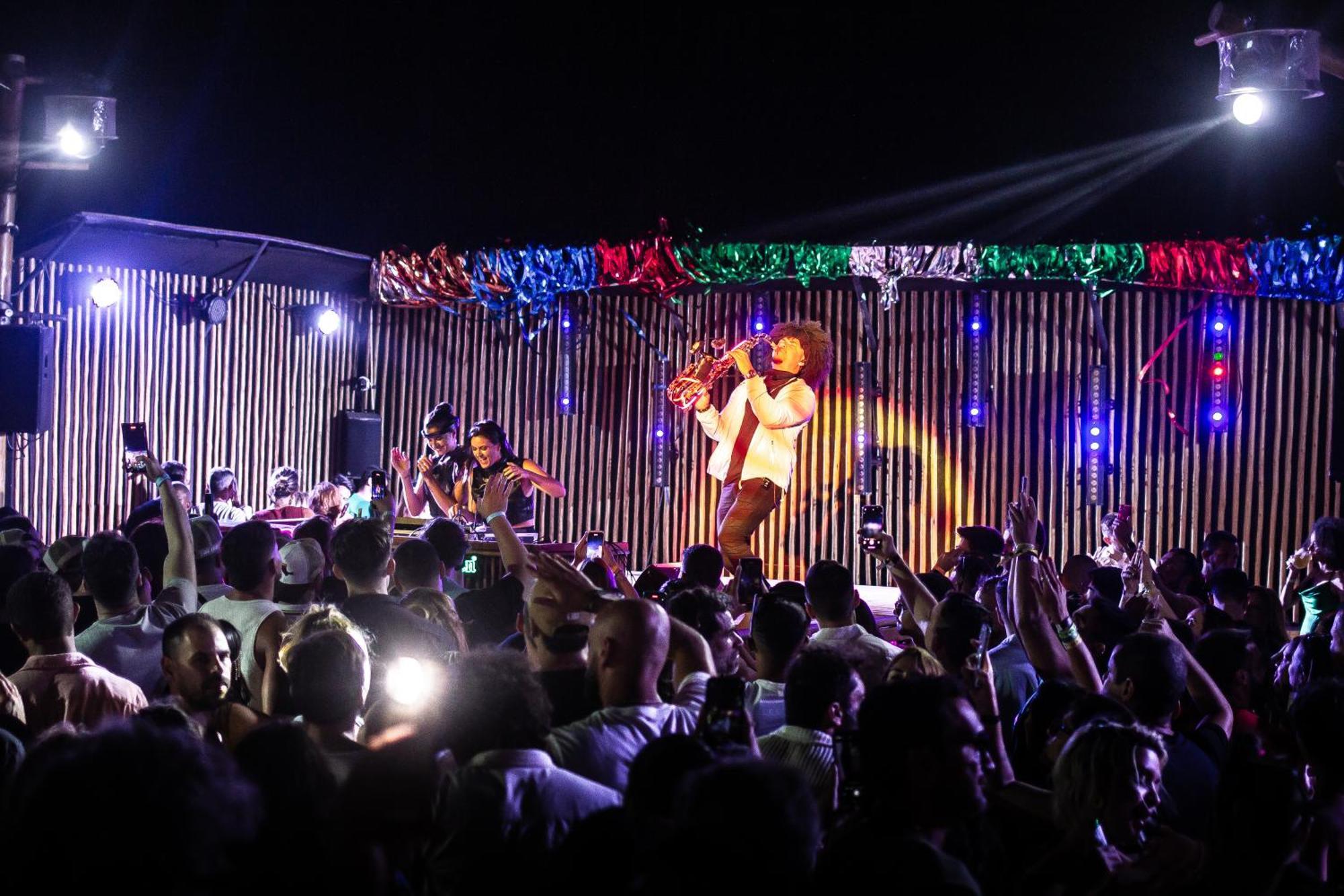 Cafe Jeri Hotel Jijoca de Jericoacoara Luaran gambar The band performing in 2019